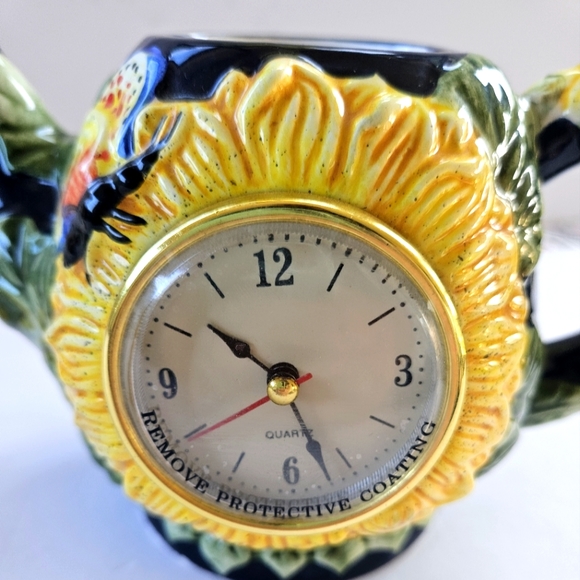 Beautiful Sunflower Teapot Clock - Picture 7 of 11